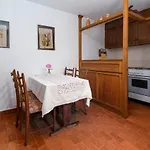 Appartement By The Sea Barbat, Rab - 4977