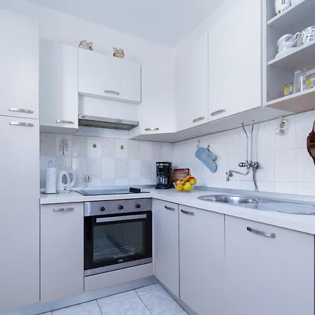 Apartamento By The Sea Barbat, Rab - 4977 *