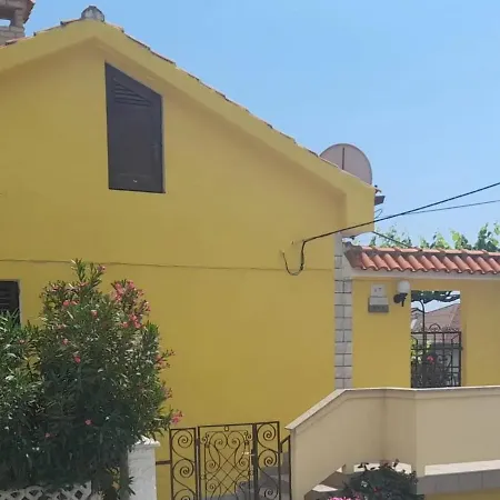 Apartments By The Sea Barbat, Rab - 4977 Apartman
